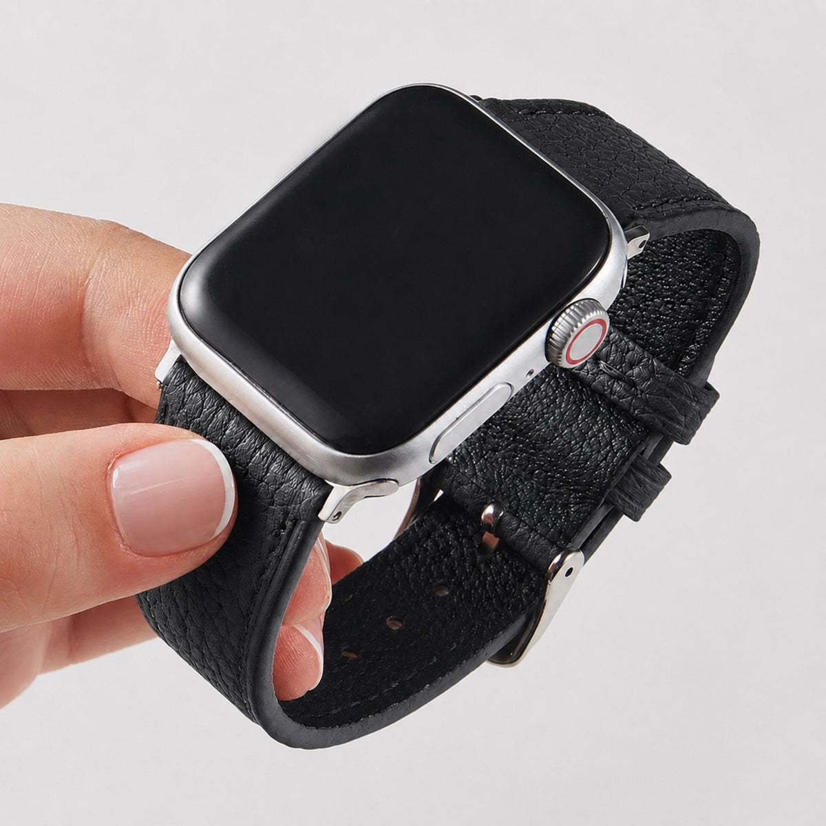 Correa ancha de cuero granulado para Apple Watch en color negro, compatible y elegante, de la marca Vivaldo.