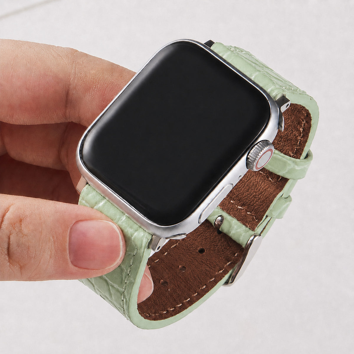 Correa de cuero con efecto cocodrilo para Apple Watch en color verde, compatible y elegante, de la marca Vivaldo.