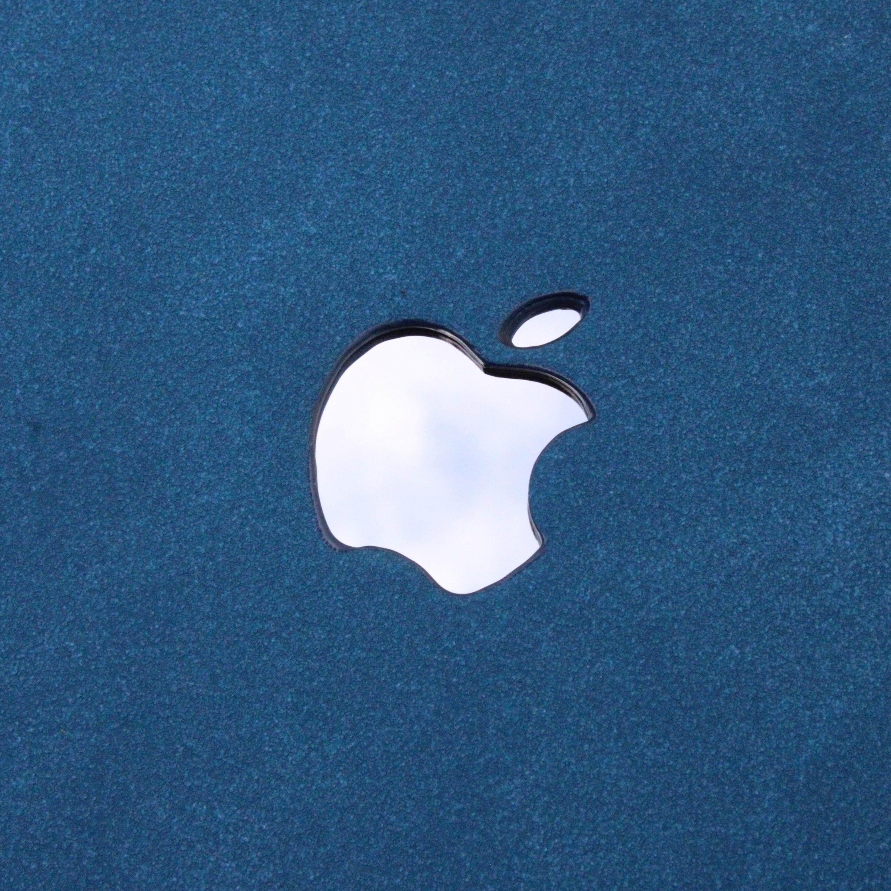 Carcasa para MacBook de Gamuza de Oveja Sintética Azul Lago - Vivaldo