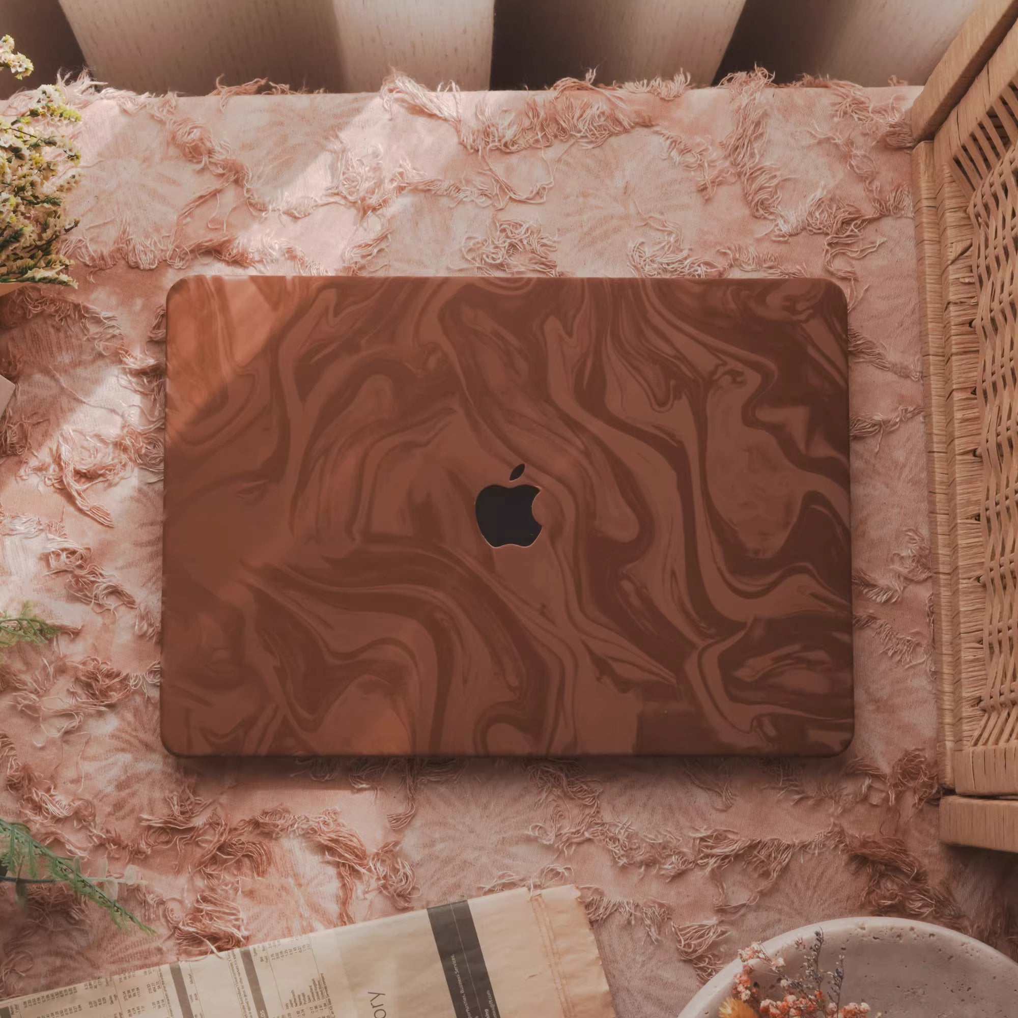 Carcasa para MacBook con Efecto Nacarado Marrón "Tierra Serena"