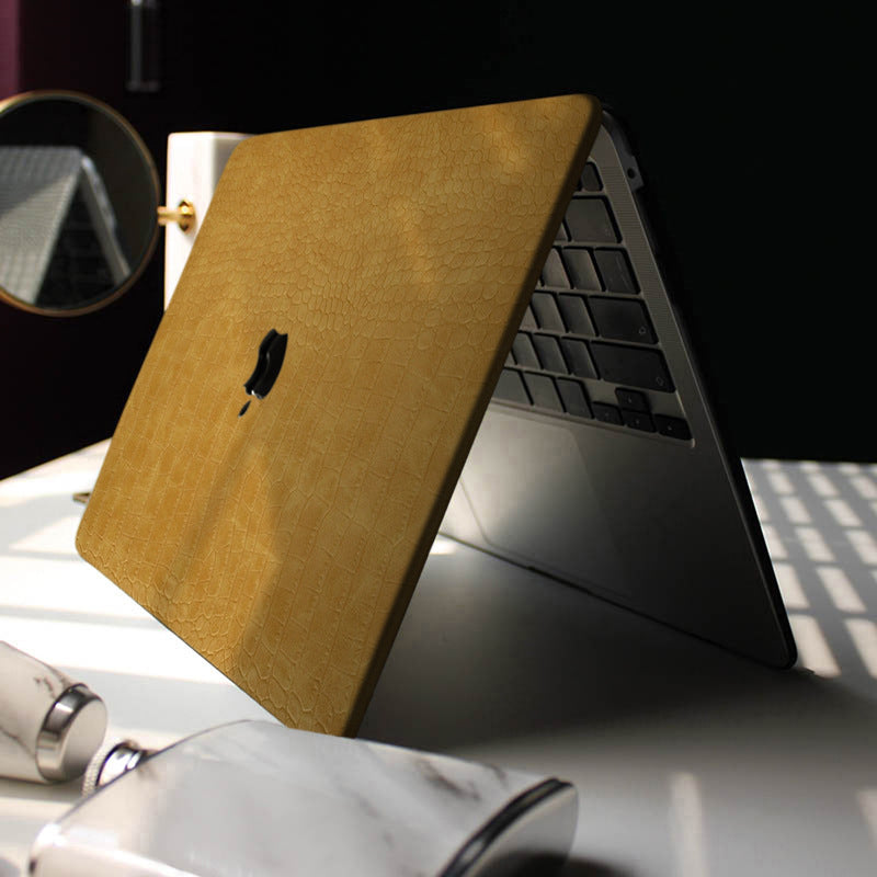 Carcasa para MacBook de Cuero Sintético de Cocodrilo Mostaza Antique - Vivaldo