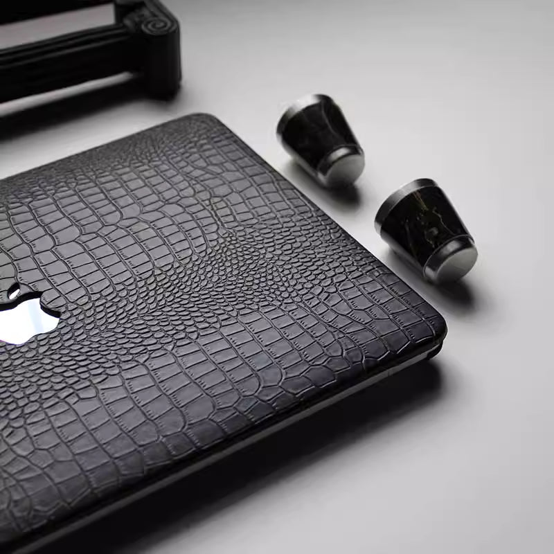 Carcasa para MacBook de Cuero Sintético de Cocodrilo Negro