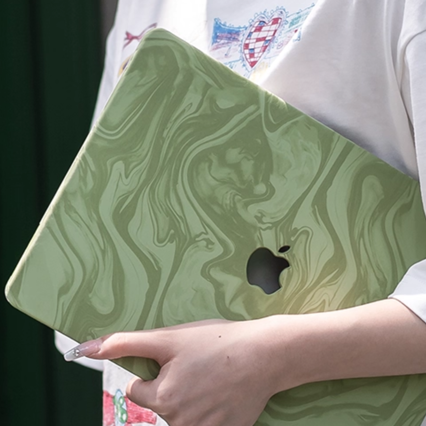 Carcasa para MacBook con Efecto Aguas en Verde Oliva "Serenity"